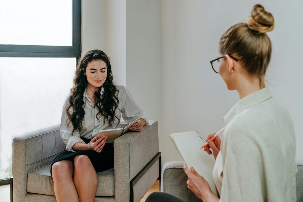 What’s the Difference Between a Therapist and a Psychiatrist? Tampa Counseling Place