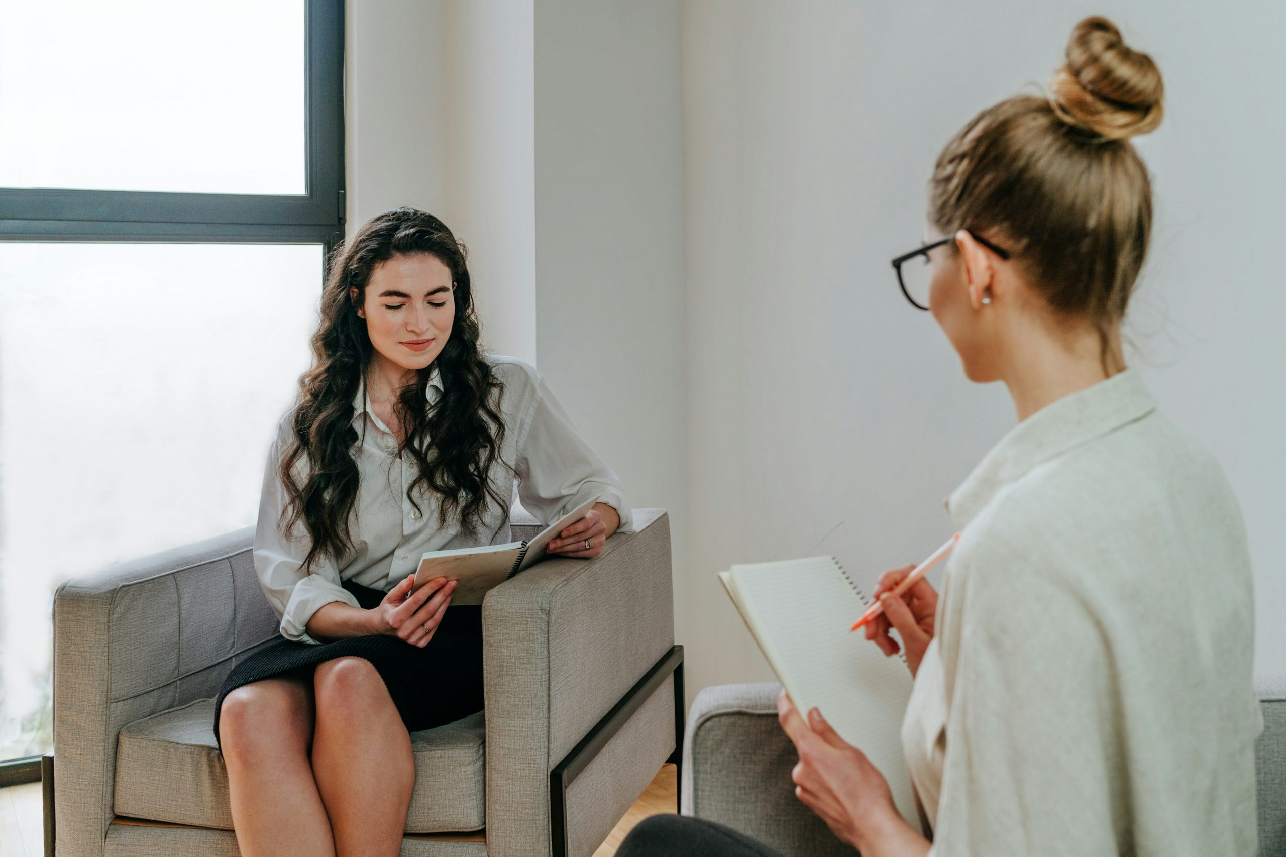 What’s the Difference Between a Therapist and a Psychiatrist?