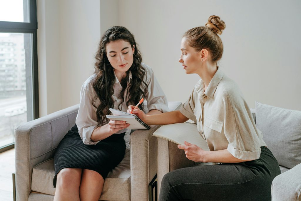 What’s the Difference Between a Therapist and a Psychiatrist? Tampa Counseling Place